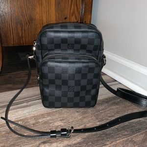 Authentic Louis Vuitton Rem Bag Damier Graphite